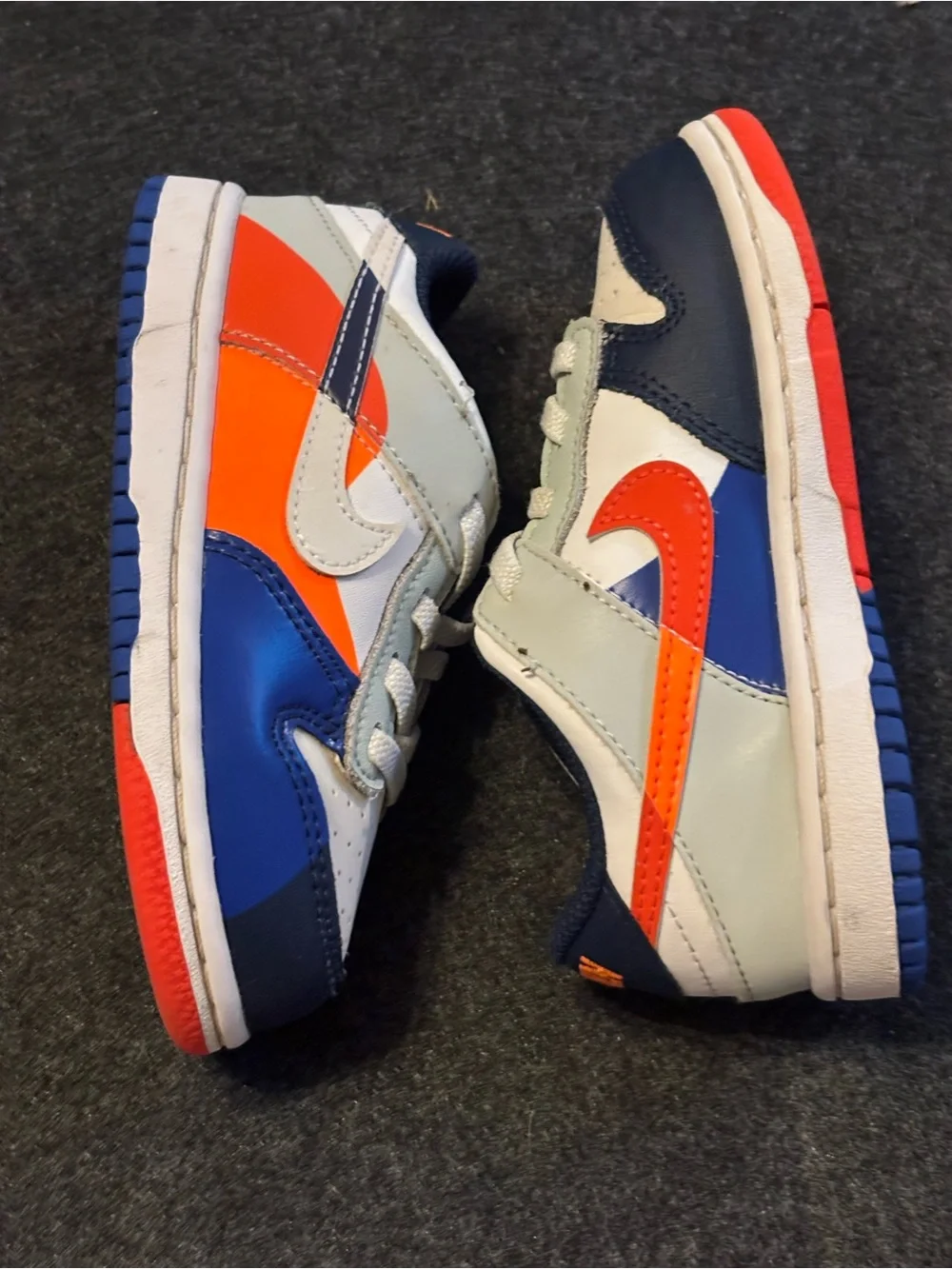 Nike Kids Low-Top Sneakers in White, Orange & Blue - Picture 2 of 6